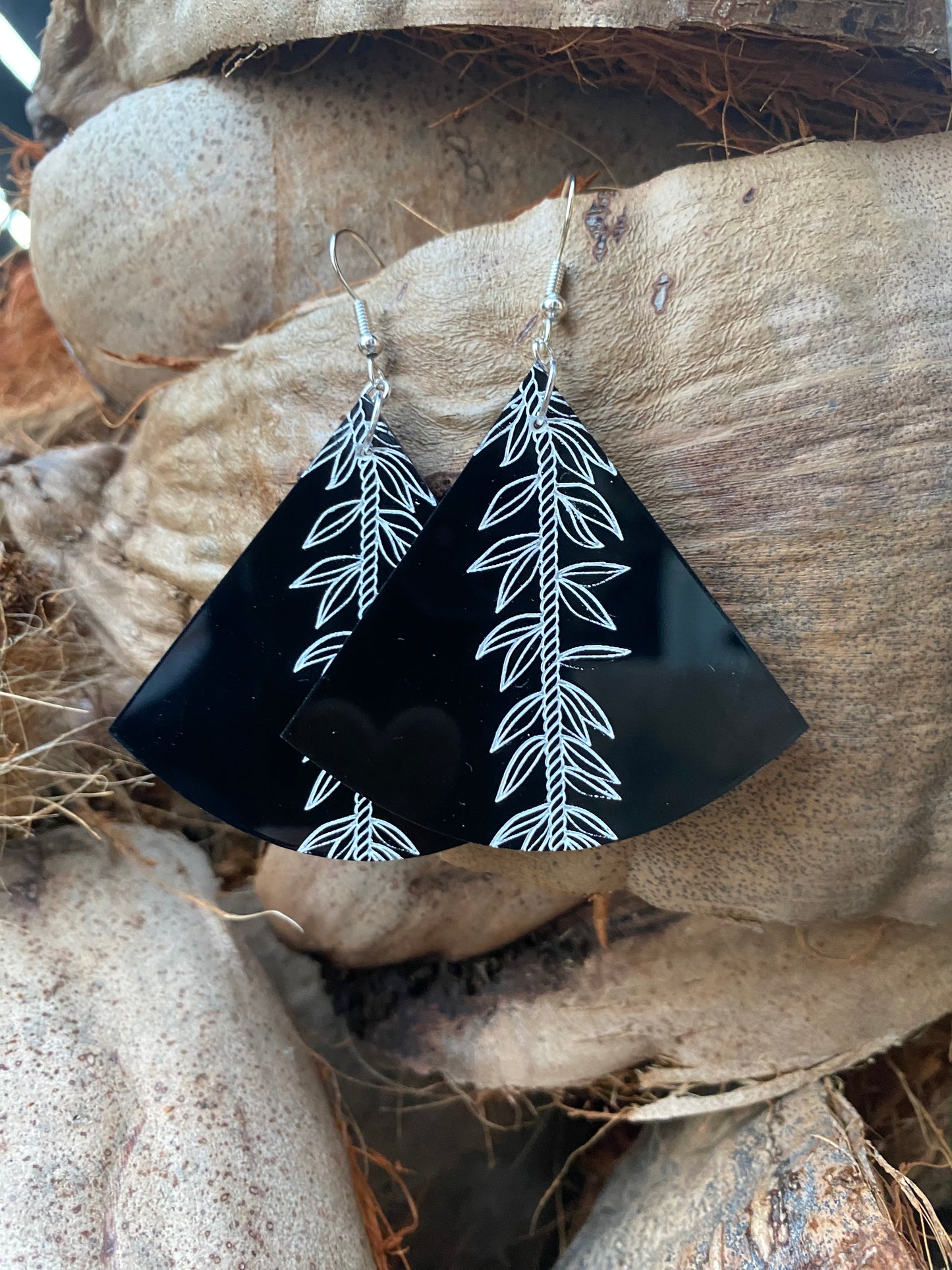 Black T Leaf Fan Earrings