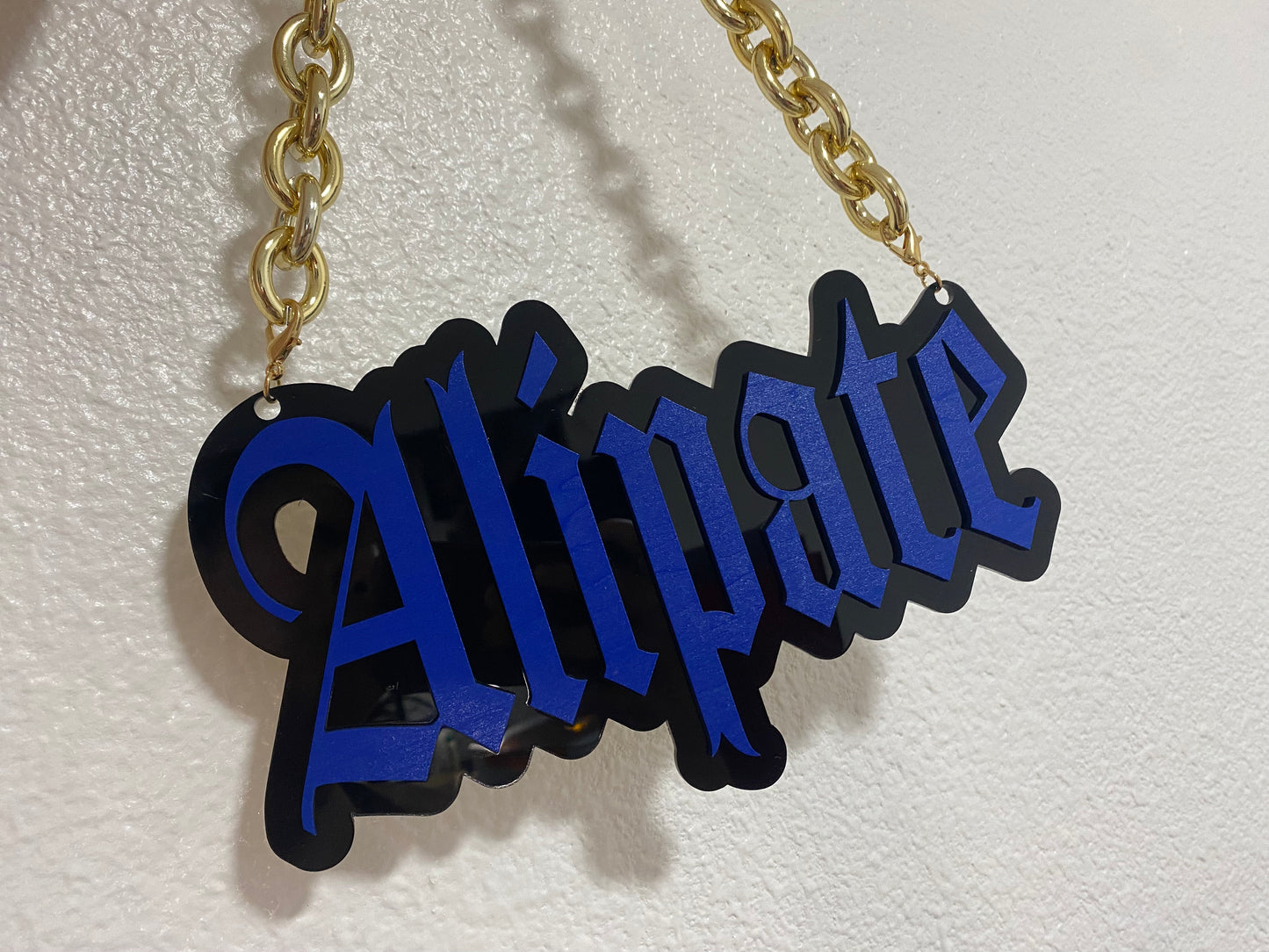Chained Name Leis