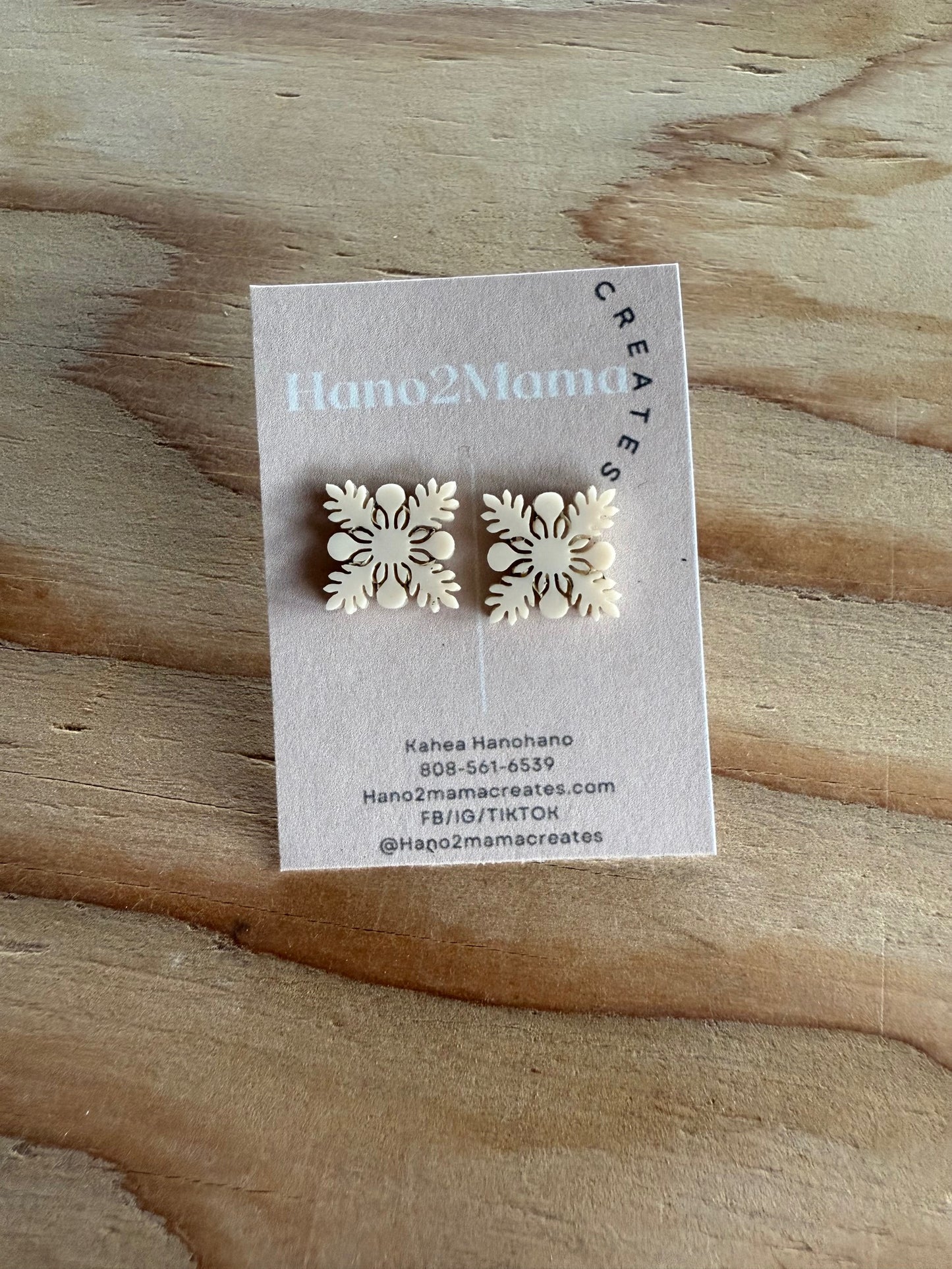 Ulu Kuiki Studs