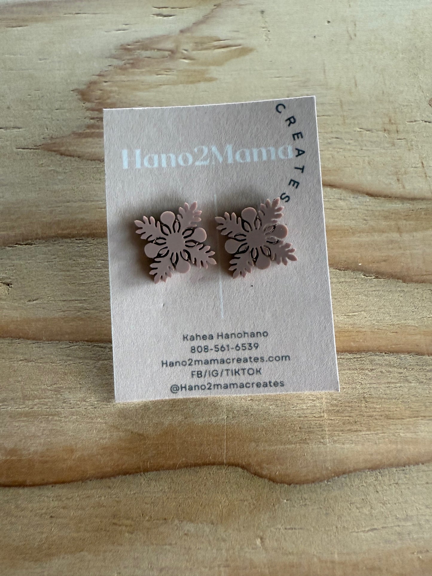 Ulu Kuiki Studs