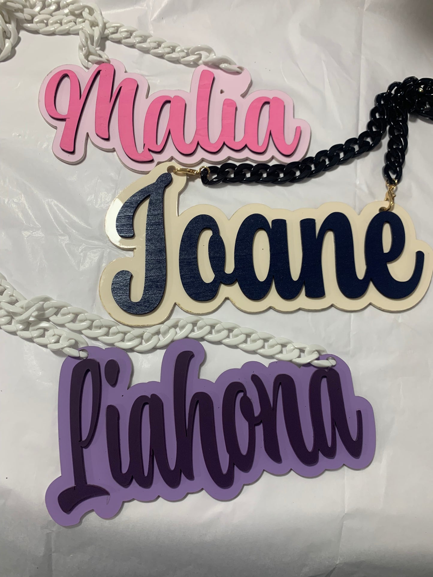Chained Name Leis